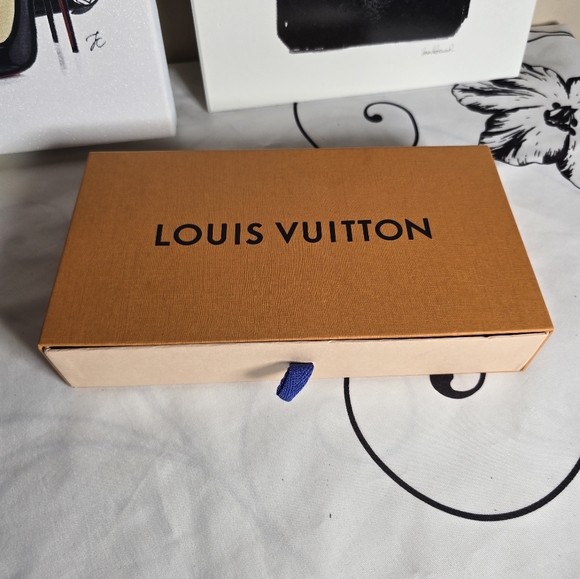 🔥EUC LOUIS VUITTON GIFT BOX - Picture 2 of 7